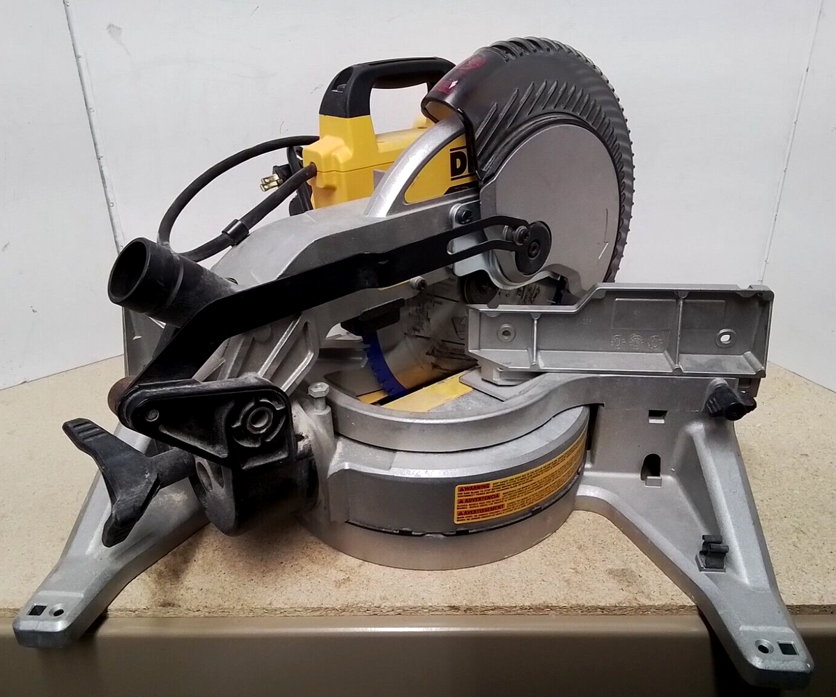 DEWALT DWS713 15 Amp 10 Inch Single Bevel Compound Miter Saw Used