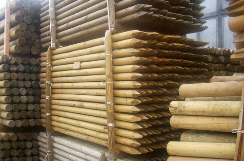 Pali in legno di pino H 200 Ø 4 - 5 - 6 - 8 CM impregnati torniti per recinzioni - Foto 2 di 5