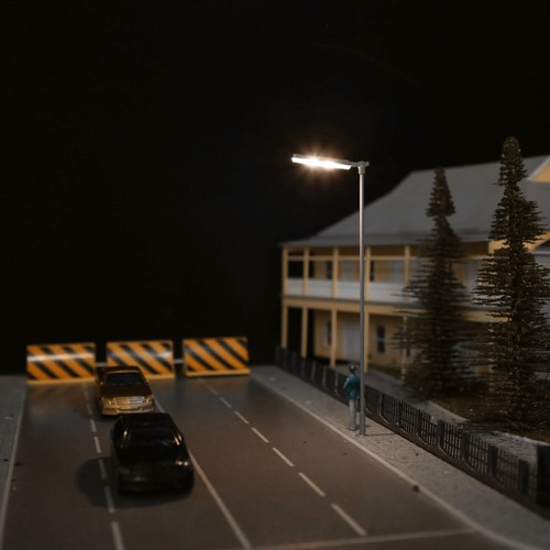 10pcs Model Trains OO Scale 1:75 Metal Platform Lamp Street Light Warm White LED - Picture 4 of 8