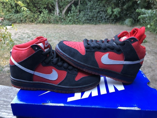 nike sb dunk high wet floor