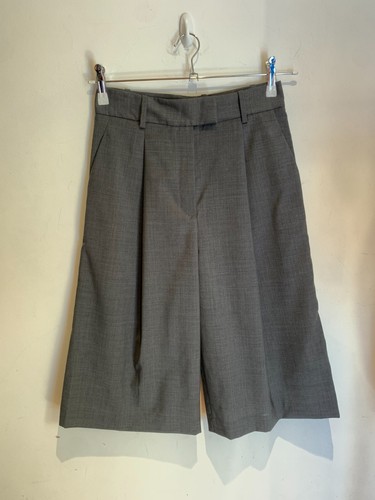 Massimo Dutti Culottes bermuda shorts UK 8 10 US4 wide pleat grey wool tailored - Picture 3 of 9