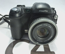 Fujifilm FinePix S Series S5500 4.0MP Digital Camera refm