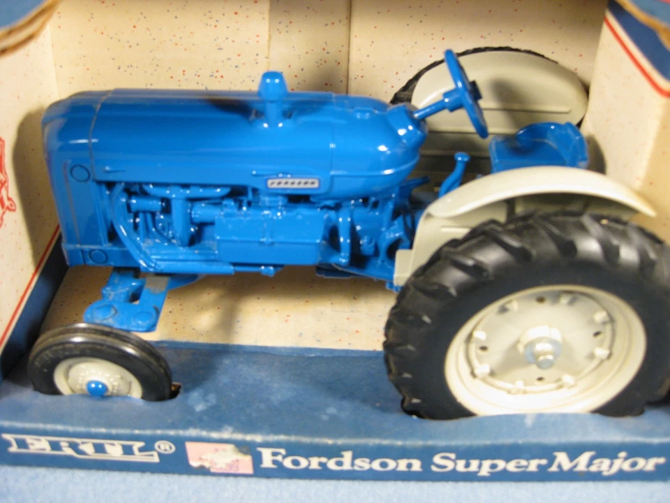 Fordson Super Major tractor ERTL 1/16 nice box diecast farm toy Z - Image 3 of 4