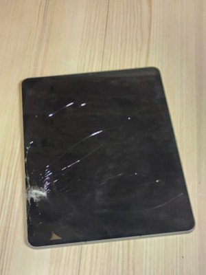 Apple iPad Pro 12.9 4G A2461 12.9'' Wi-Fi + Cellular - Damaged Glass
