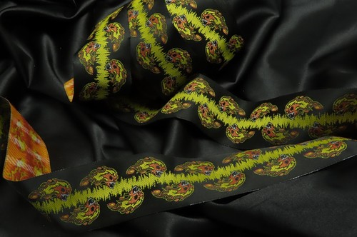 Jacquard Ribbon 2" (50mm) Fireball Skull Soundwave - priced per yard - Picture 21 of 21