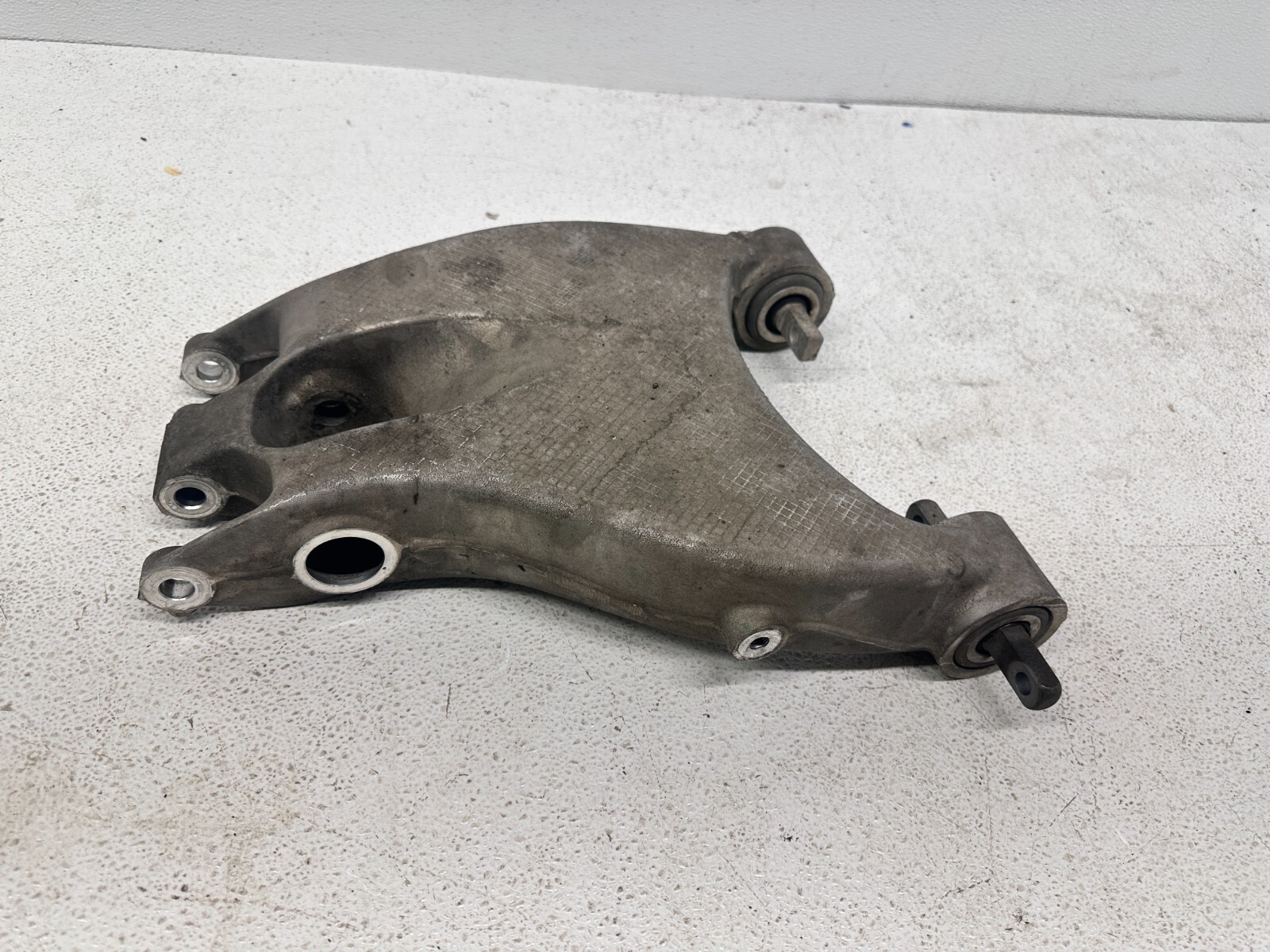 Rear Right Left Lower Control Arm 245703 245702 Ferrari California T 2015-2018