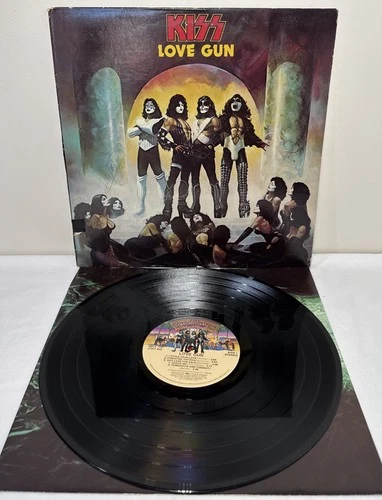 Kiss "LOVE GUN" 1977, Casablanca Records NBLP-7057 Vinyl LP 12” Record