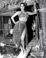 AVA GARDNER IN "THE LITTLE HUT" PIN UP - 8X10 PUBLICITY PHOTO (MW-884)