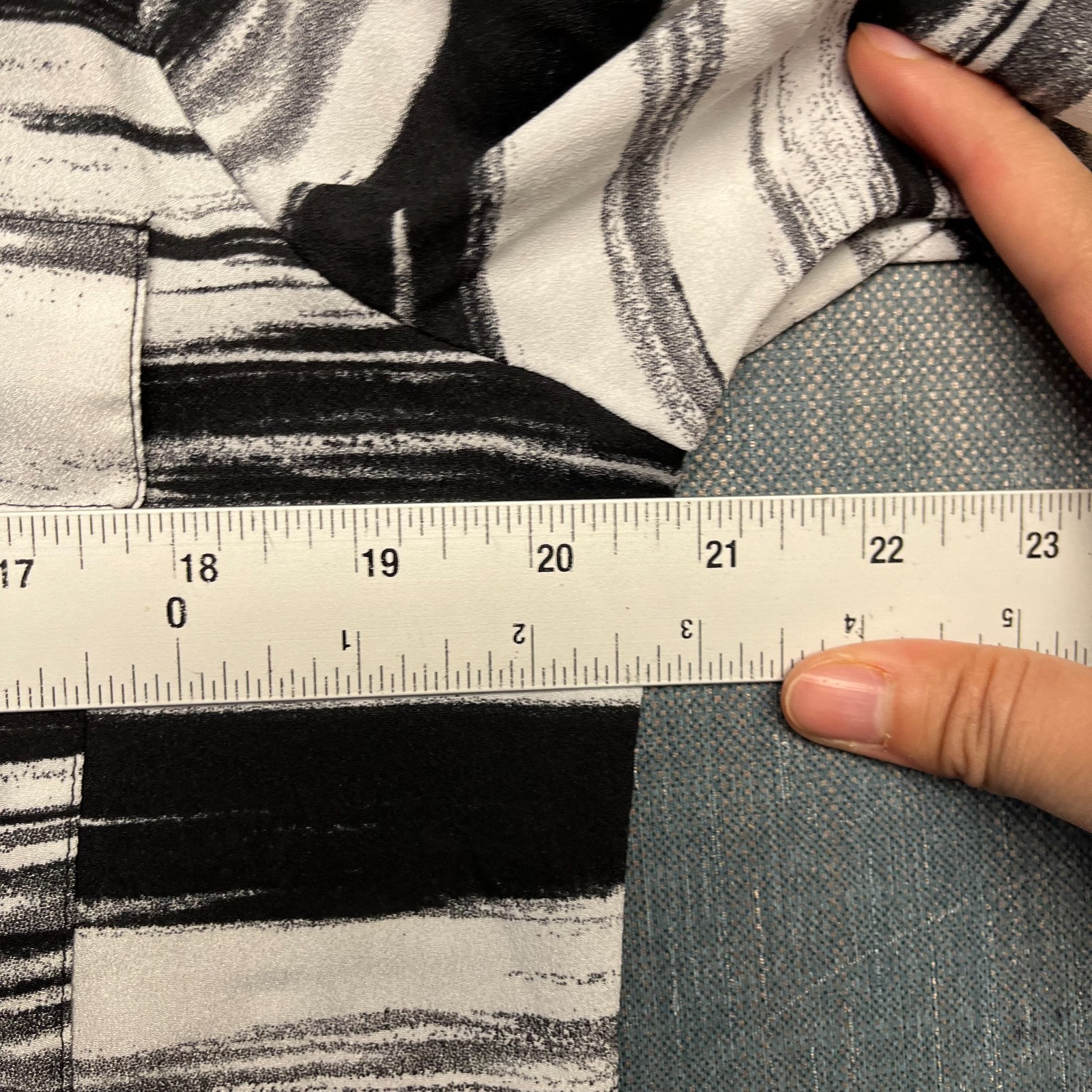 Calvin Klein Women's Blouse Size M Black White Abstract Stripe 100% Polyester thumbnail 9