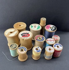 Lot of 13 Small Wood Sewing Thread Spools, Some W/ Thread Craft  Hobby, Vintage
