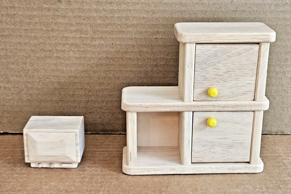 Ryan’s Room Wooden Dollhouse "Relaxing in Style" Living Room Furniture