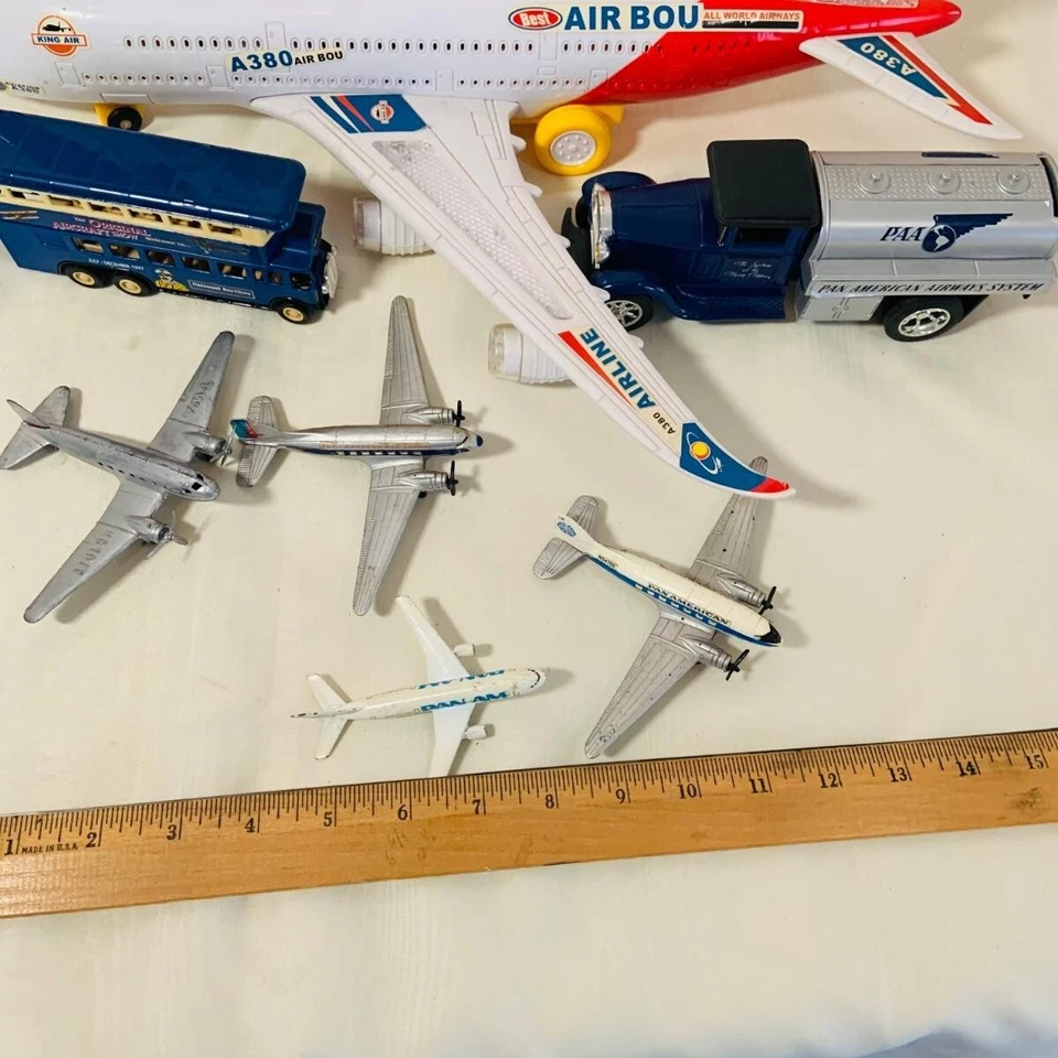 Винтажный коммерческий самолет со складной посадкой Airbus A320, 4 самолета - Изображение 3 из 4