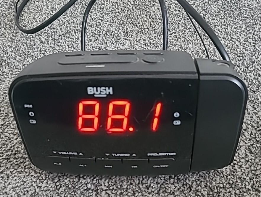 Bush AM FM Radio Projection Alarm Clock Large Display Bedside Sleep