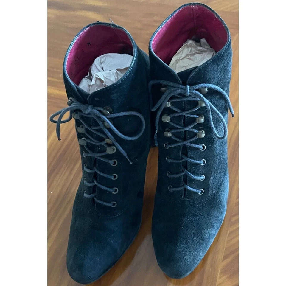 Botín Charles Jourdan España Mujer 3" Tacón Trozo Con Cordones Negro Gamuza 8M Foto 4 de 4