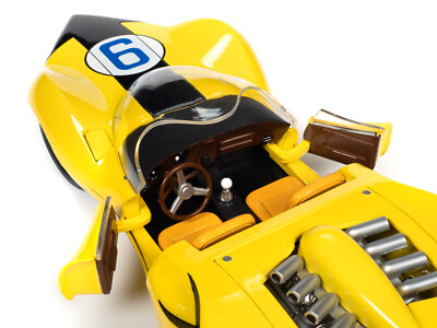 Auto World 1:18 Speed Racer Shooting Star with Racer X Figure