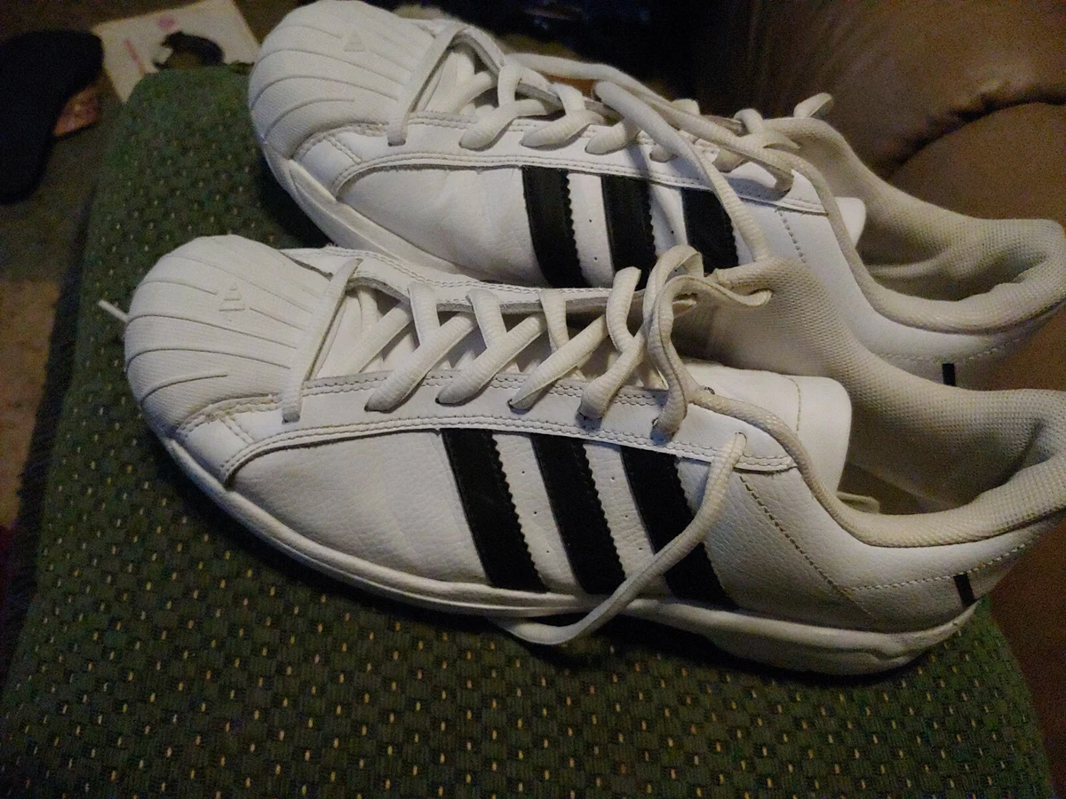 Adidas shoes 3 stripes 9.5 Clearance