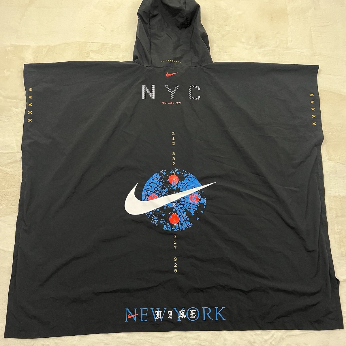 Nike NYC New York City Marathon 2019 Poncho Jacket Unisex Size L
