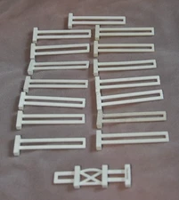 O/S - Plasticville-#3-F-Small Platform Fence & Gate (16 pieces) - Ex Condition