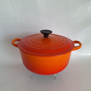 Le Creuset Cast Iron Volcanic Orange 20cm Pot with Lid Good Condition