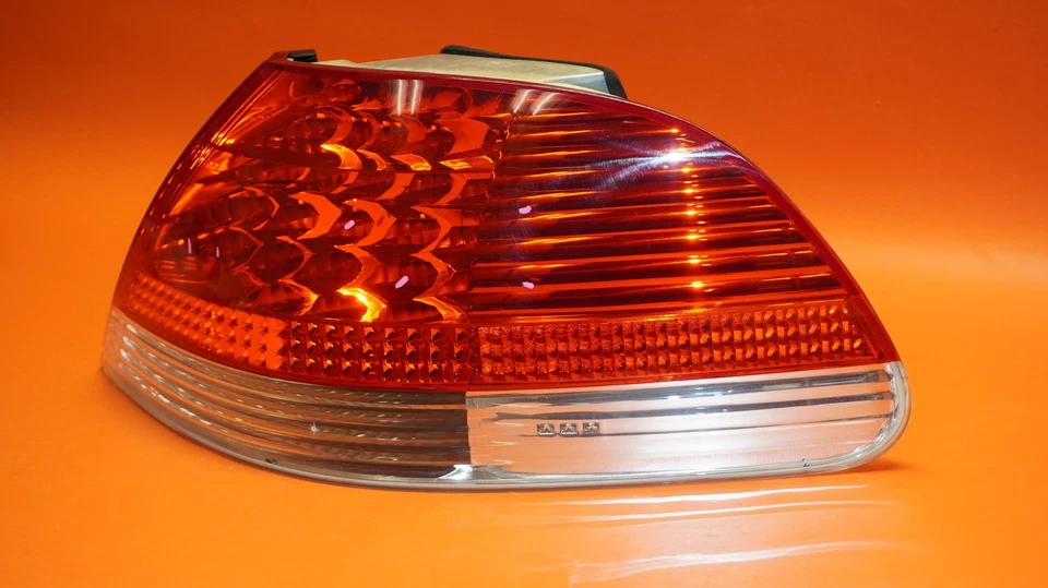 BMW 745 TAIL LIGHT RIGHT PASSENGER 2002 2003 2004 2005 E65 OEM - Image 2 of 4