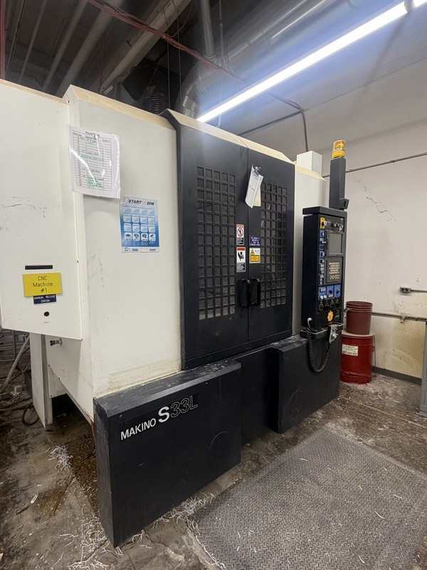 Makino S33L Machining Center