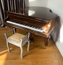 Feurich Baby Grand Piano Mahogany Brown Finish 88 Keys 3 Pedals Bench
