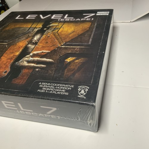 Vntg 2012 LEVEL 7: ESCAPE Horror Survival Alien Board Game - Picture 3 of 6