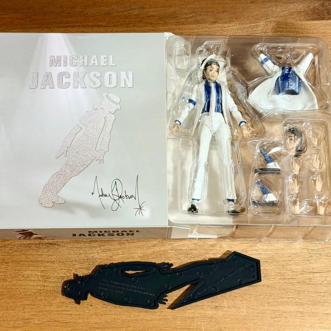 Michael上映記念:S.H.Figuarts Michael Jackson S.H. Figuarts Michael Jackson Smooth Criminal Ver 6 in Action
