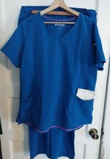 Scrubs Set size XL, Royal blue. Movement by Butter-Soft. Excellent condition.