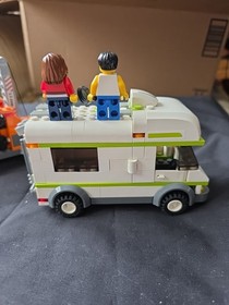 Lego City Camper 7639 & Tow Truck 7638 Incomplete but NICE