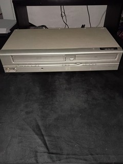Emerson EWD2004 VCR/DVD Combo VHS Player Tested Working Vintage Gray Silver