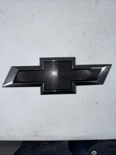 BLACK&CHROME FRONT TAILGATE BOW TIE FOR CHEVY SILVERADO 1500 2500HD 3500HD OEM