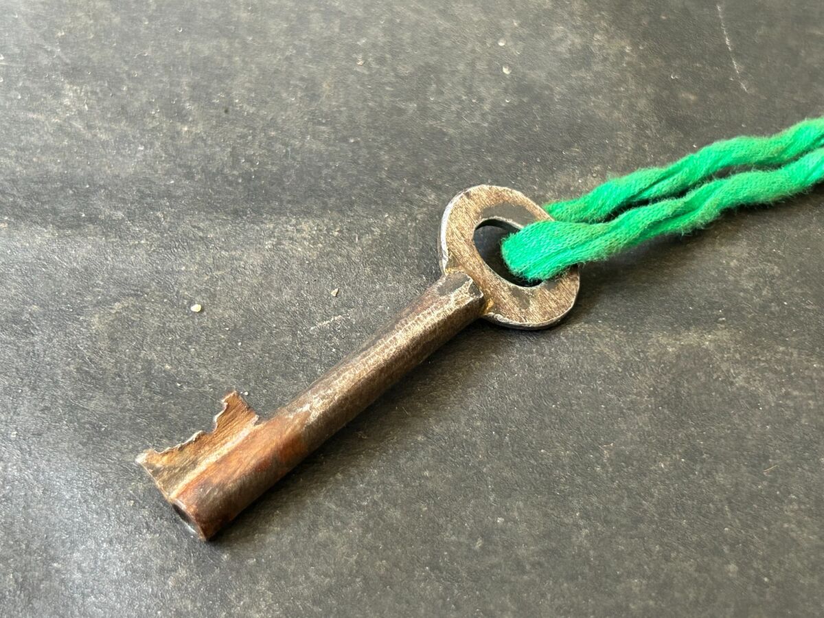 1930s OLD VINTAGE 6 LEVERS RUSTIC IRON HEAVY NO.999 PADLOCK 1930s OLD VINTAGE 6 LEVERS RUSTIC IRON HEAVY NO.999 PADLOCK