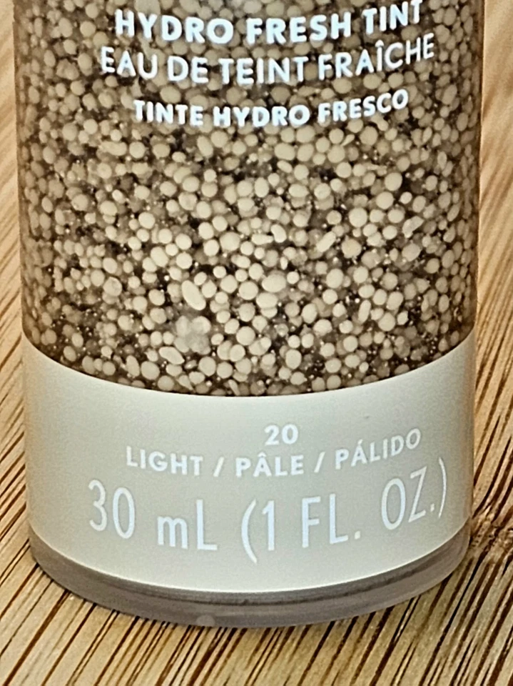 Covergirl Simply Ageless Skin Perfector Essence Foundation #20 Light *Brand New* - Image 2 of 4