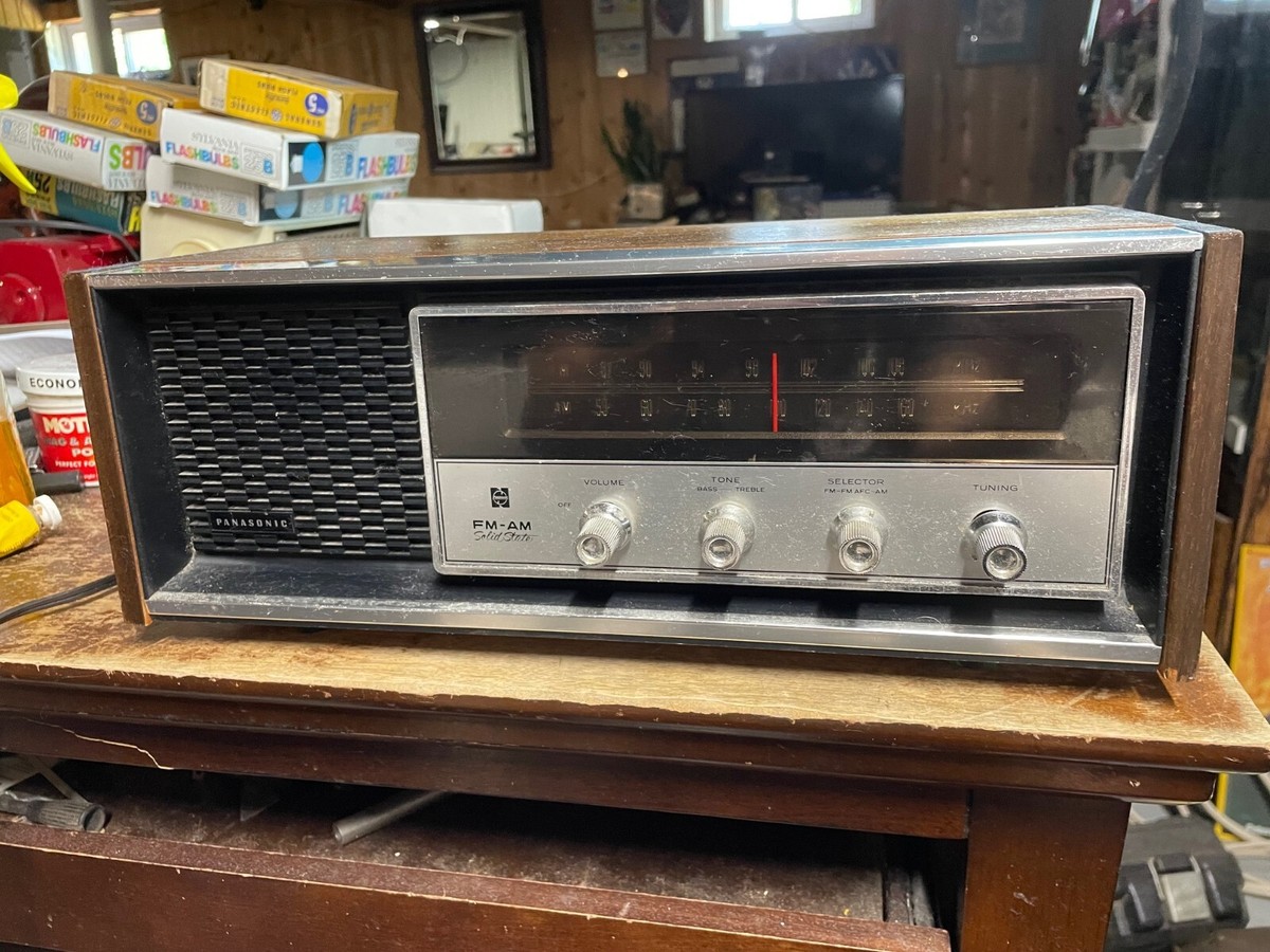Panasonic RF-D100 AM/FMラジオ Panasonic RF-D100 AM/FMラジオ