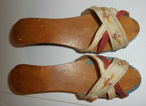 1940's Vintage Carved Wooden Shoes Asian Scene Slip On Clog Heel Sandals-Size 7 - Picture 6 of 8
