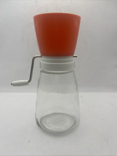 Orange Nut Grinder Great condition. Federal Housewares Chicago IL 1950's
