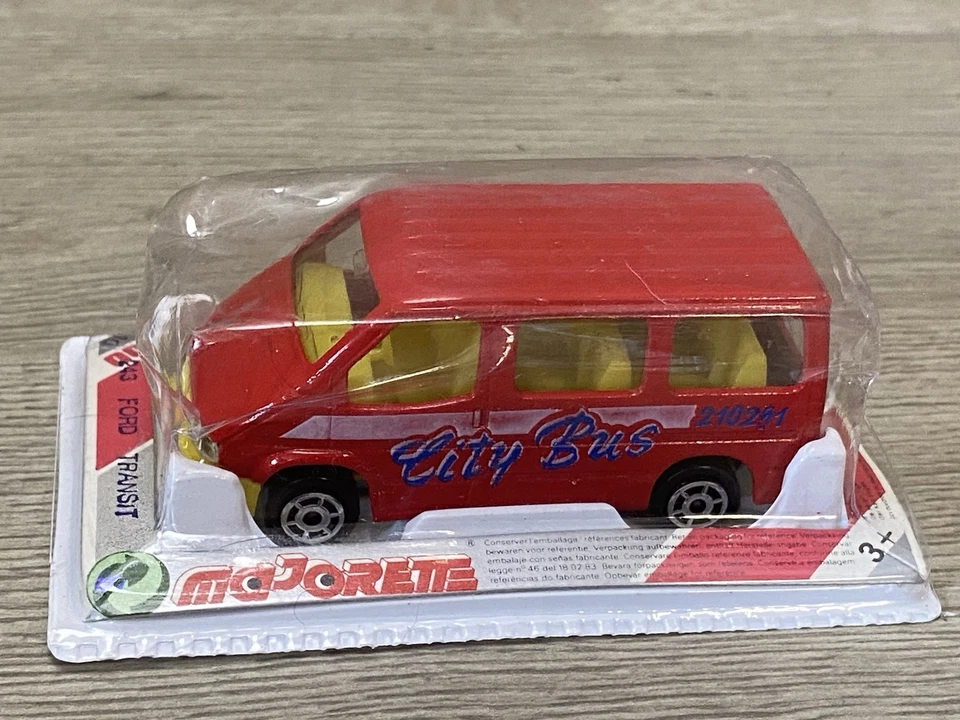 MAJORETTE #243 红色福特 Transit 城市巴士 全新 — 第 3/4 张图片