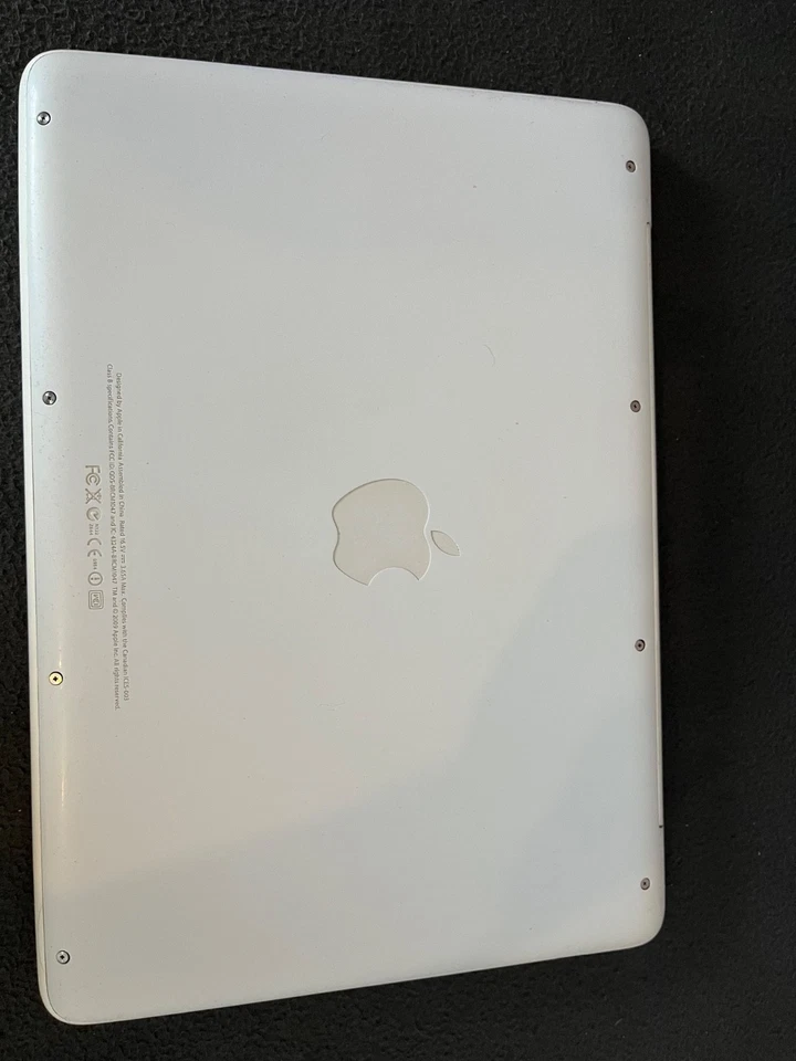 Apple MacBook A1342 33,8 cm (13,3 Zoll) Laptop - (2009), voll funktionsfähig! - Bild 4 von 4