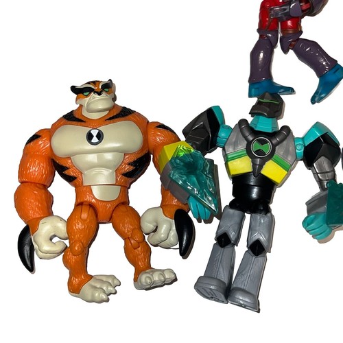 Ben 10 Action Figures Cartoon Network Lot of 17 Bandai - Picture 5 of 8