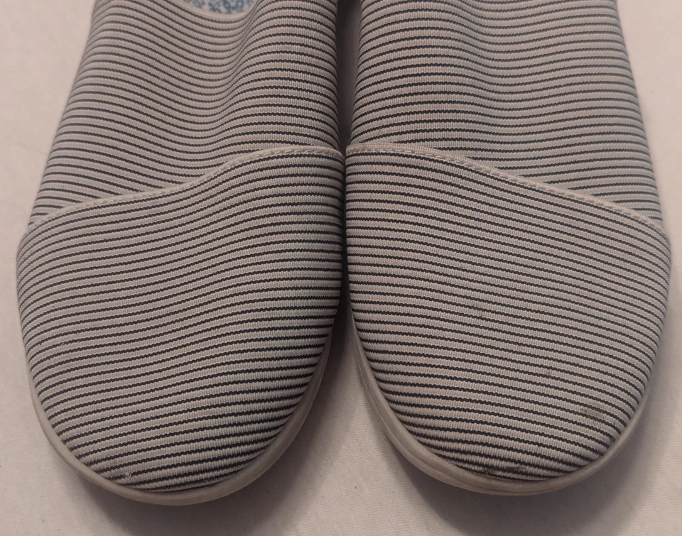 YUU Bisel Azul Gris Rayas Elástico Sin Cordones Para Mujer Talla 8M Foto 3 de 4