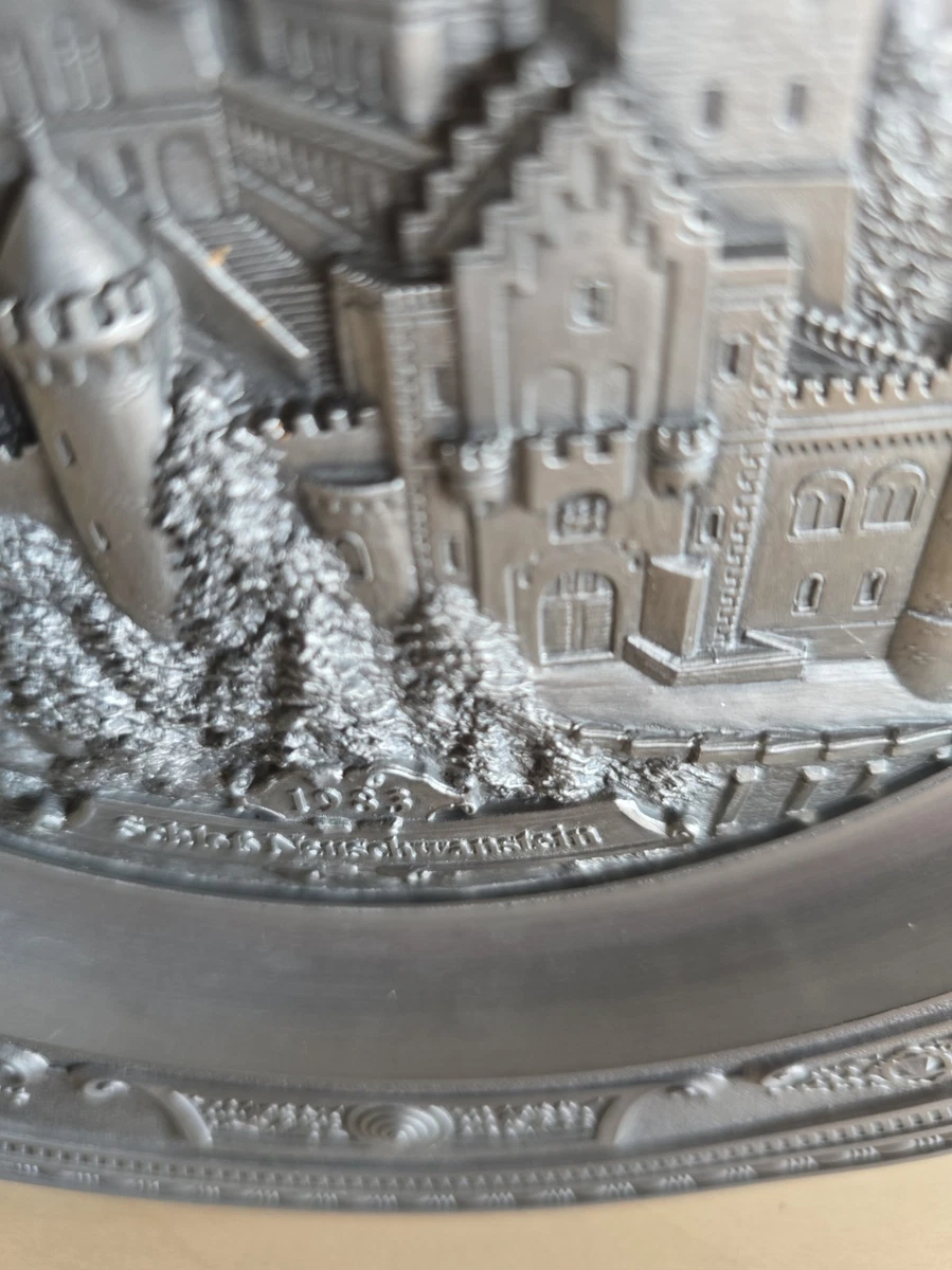 WMF Zinnteller mit Reliefmotiv " Schloss Neuschwanstein 1983" Ø  23cm