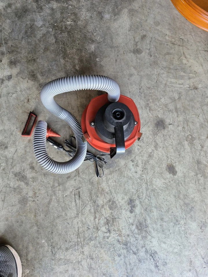 Small  Red  Shop Vac With Car Adapter - Image 2 of 3