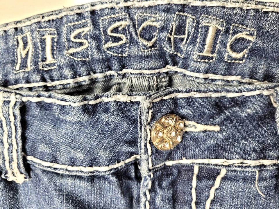 Bermudas Miss Chic (13) azules. Acentos de bolsillo. Algodón/Spandex. Foto 2 de 4