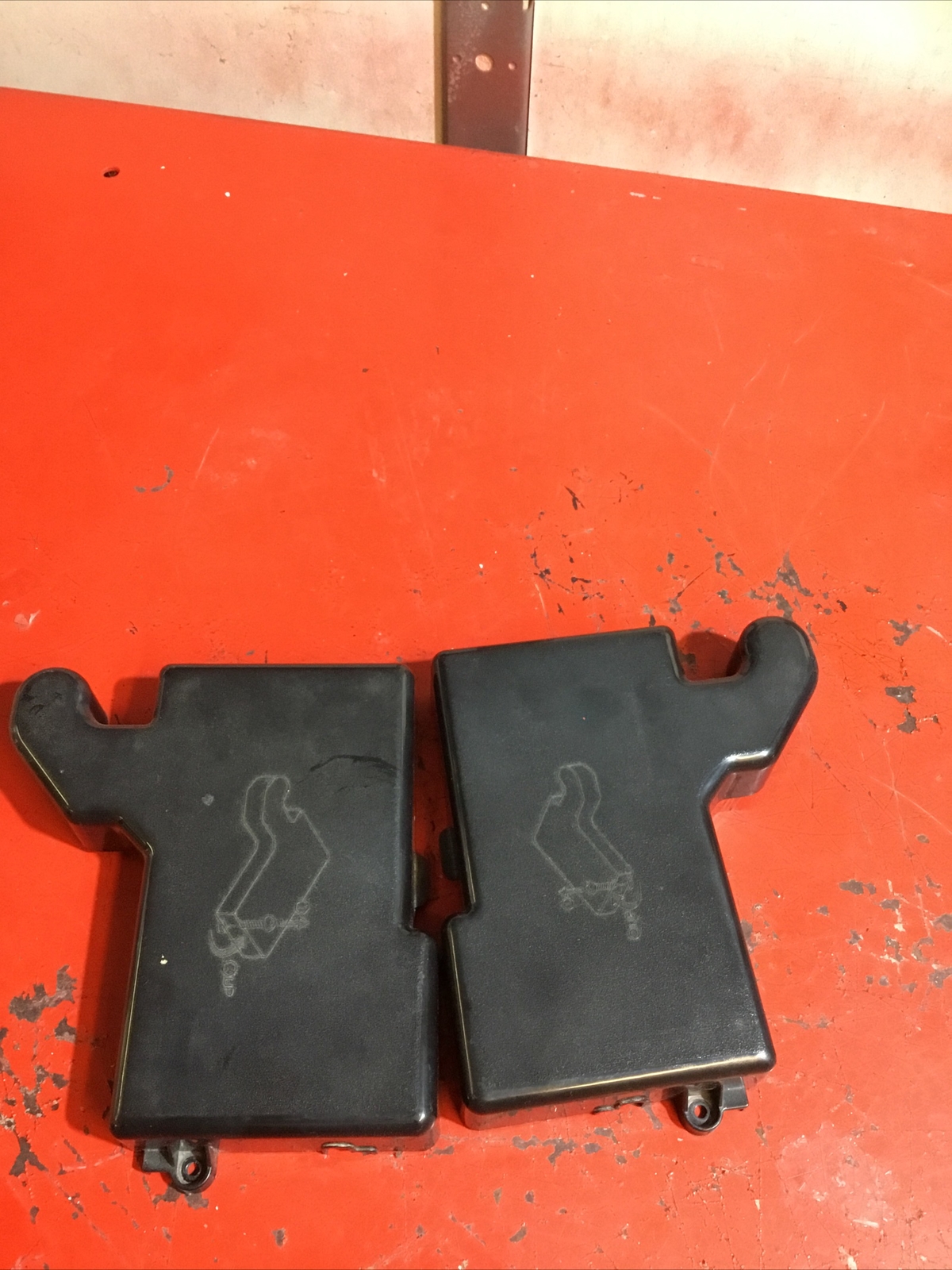 LG REFRIGERATOR DOOR HINGE ((SET L &R)) P/N MCK68187606 MCK68412402 (322)