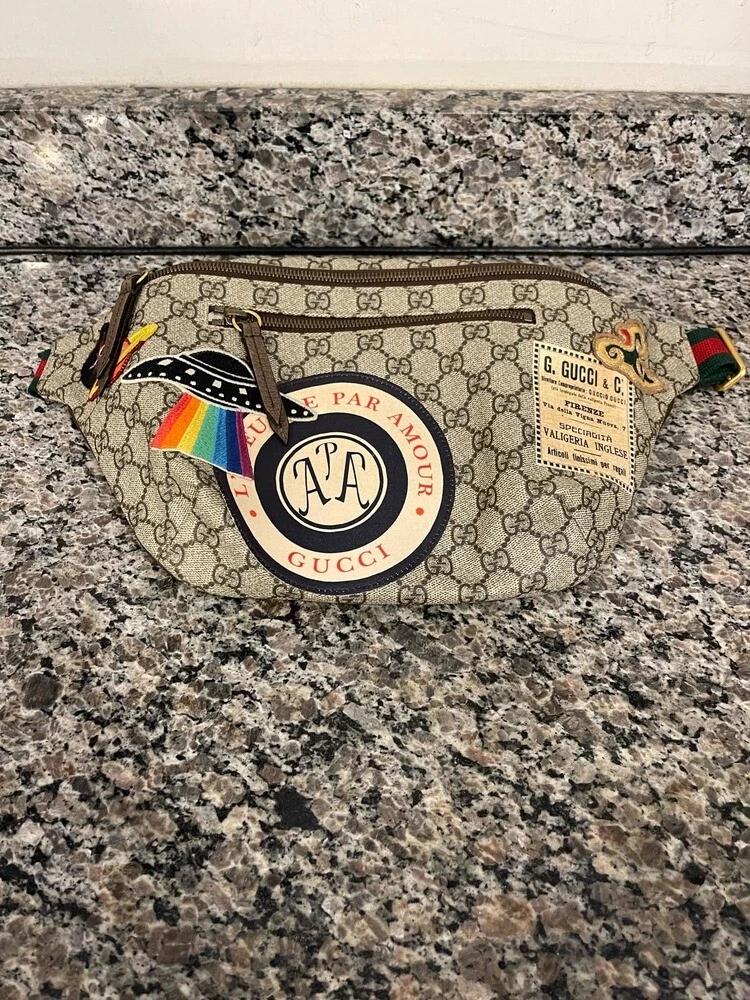 Gucci Limited Courier Zip Bag GG toile enduite autocollant SPB JB 339618
