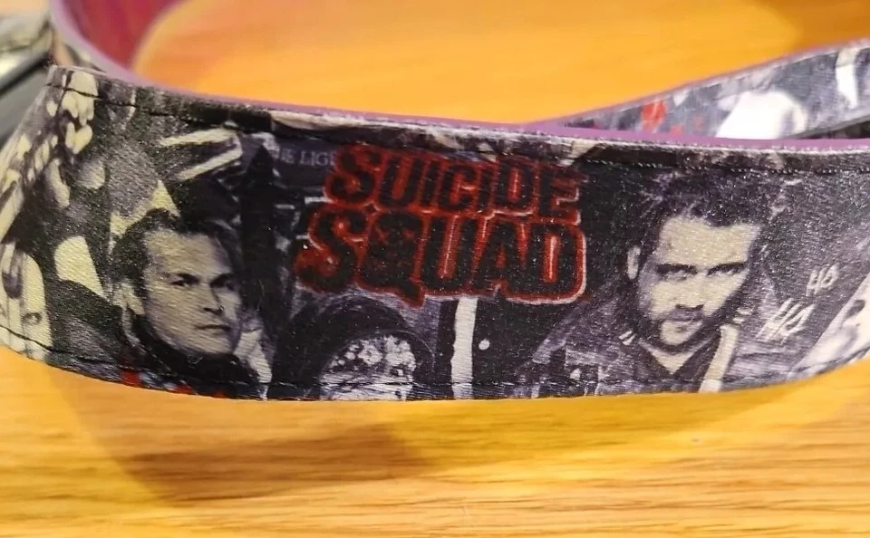 DC Comics & Warner BROS Escuadrón Suicida Joker Logo Conjunto de CINTURÓN Y HEBILLA REVERSIBLES Foto 4 de 4