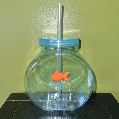 TARGET Bullseye Playground Fish Bowl Cup Tumbler with Straw NWT (TIK