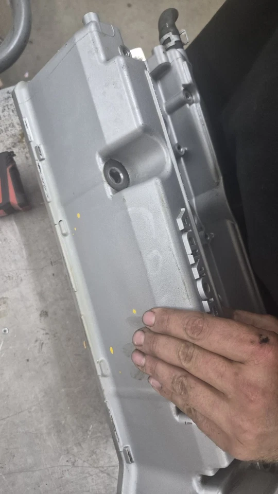 Cubierta de válvula de motor Honda CR-V 2010-2014 2,4 L usada OEM 12310-R40-A00 Foto 4 de 4