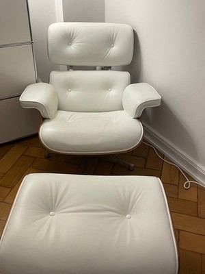 Lemans Lounge Sessel und Ottomane Weiß Leder Holz